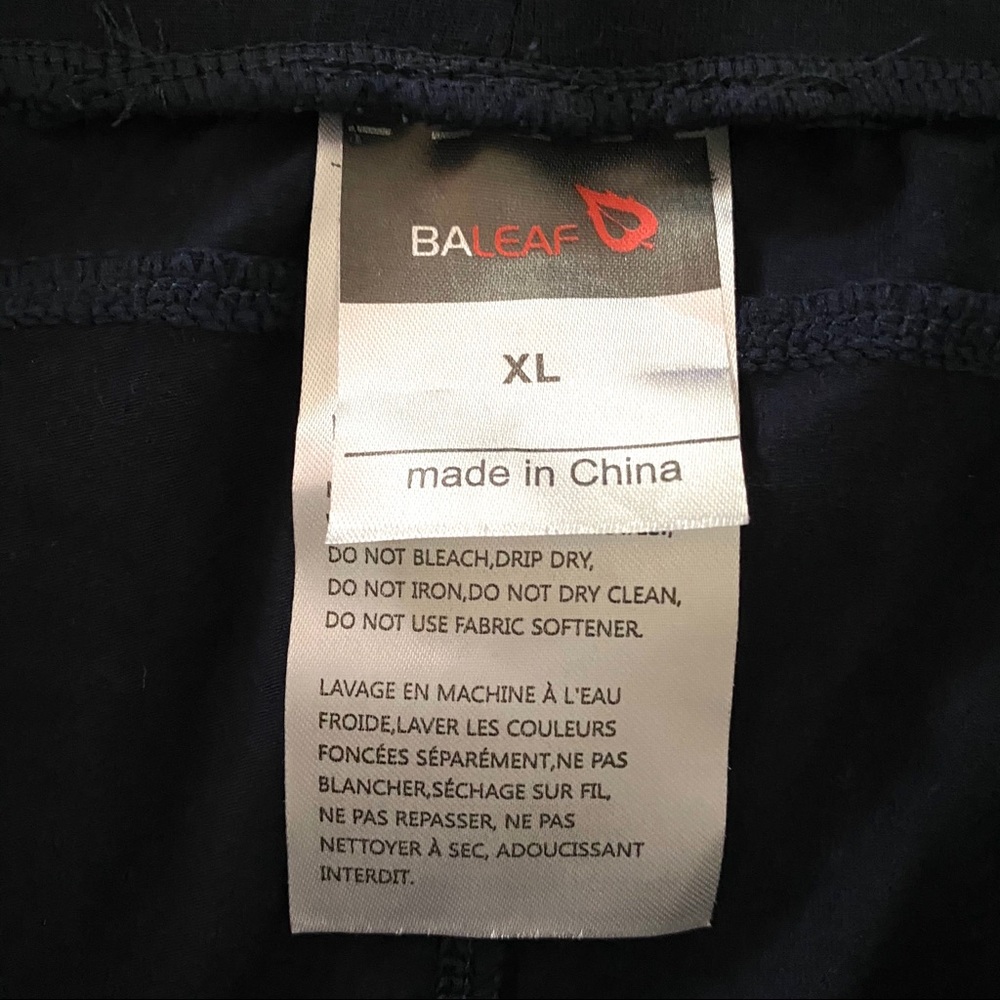 SOLD! 💚Baleaf Navy Capri Pants - Picture 8 of 11